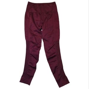 *NWT Fabletics Sync Hi Waisted Perforated Leggings 7/8 Size Small Burgun…